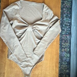 Abercrombie, long sleeve soft collection taupe bodysuit